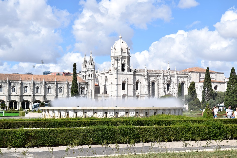 lisbon-2614622_960_720